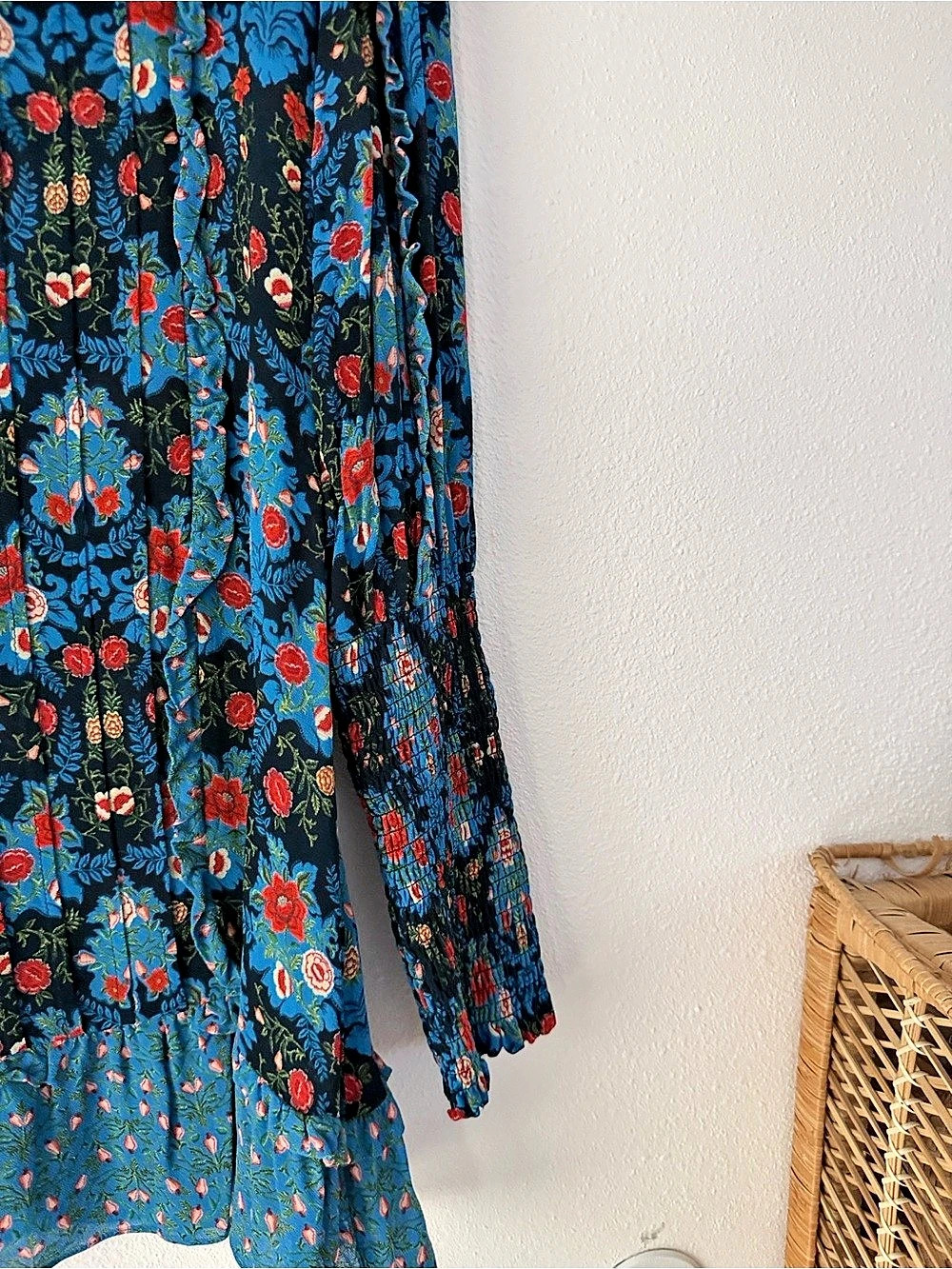 Farm Rio Floral Ruffle Hem Blouse in Blue & Black Size Medium - Picture 3 of 11